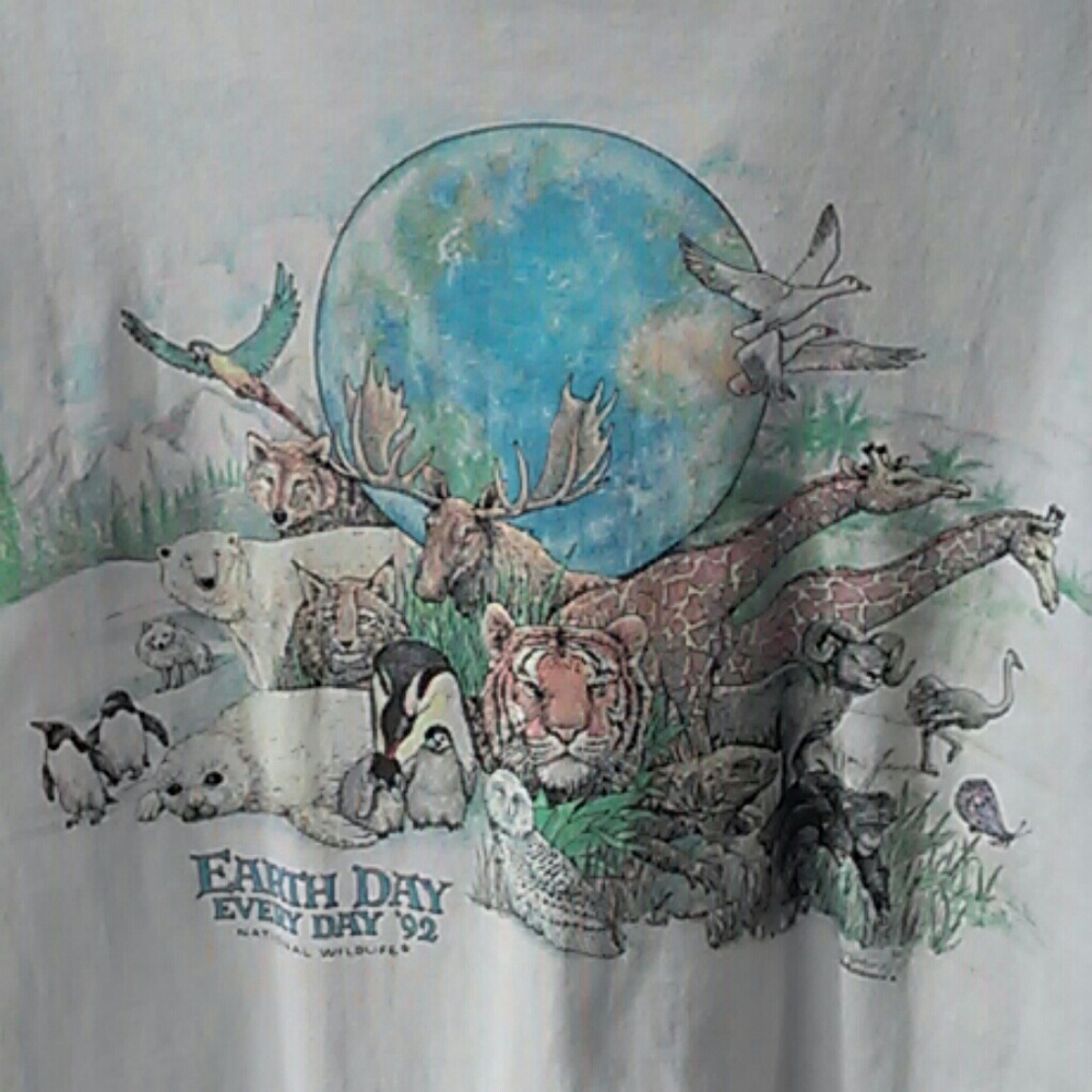 Earth Day National Wildlife Vintage T shirt